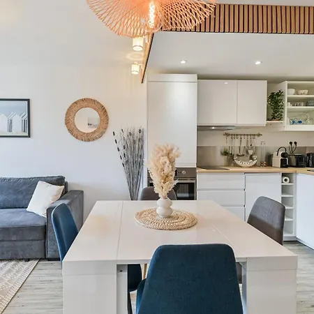 Les Embruns / F2 Hyper Centre Apartment *
