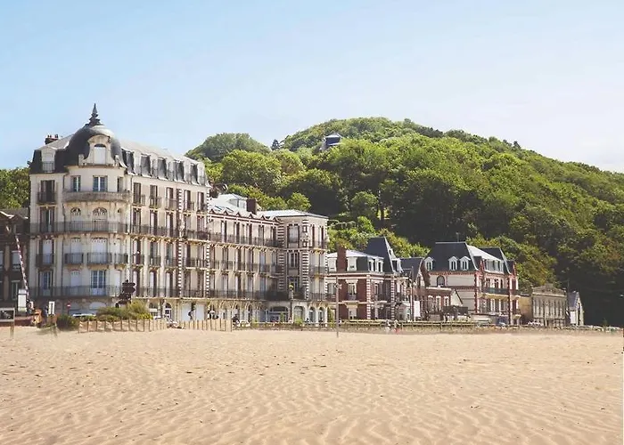 Les Embruns / F2 Hyper Centre *