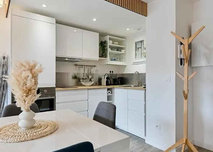 Les Embruns / F2 Hyper Centre