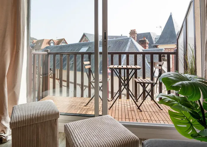 Les Embruns / F2 Hyper Centre